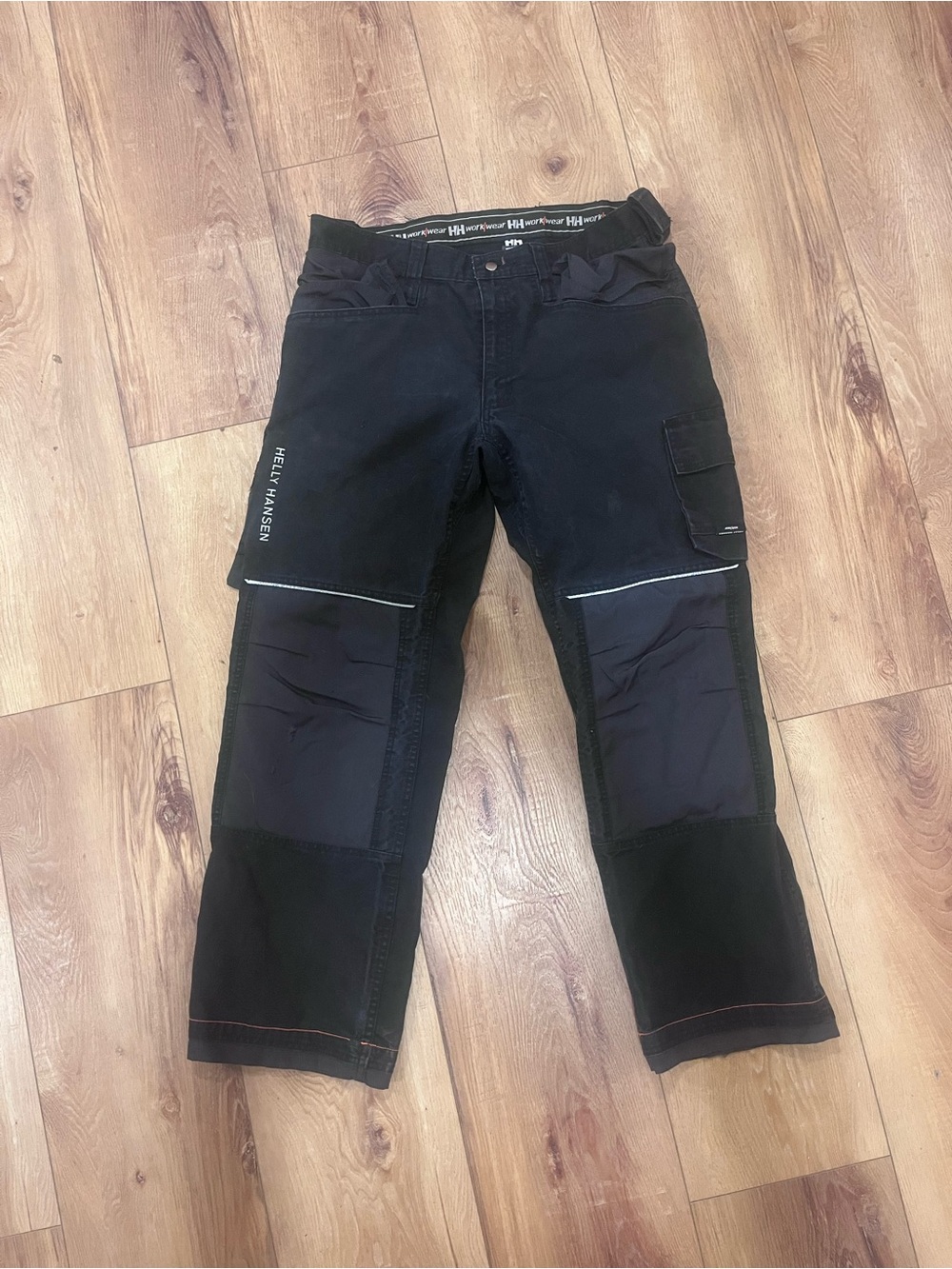 Helly Hansen Men’s Black Cargo Work Pants with Knee Reinforcement